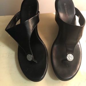 BCBG Queenie Black Thong Wedges